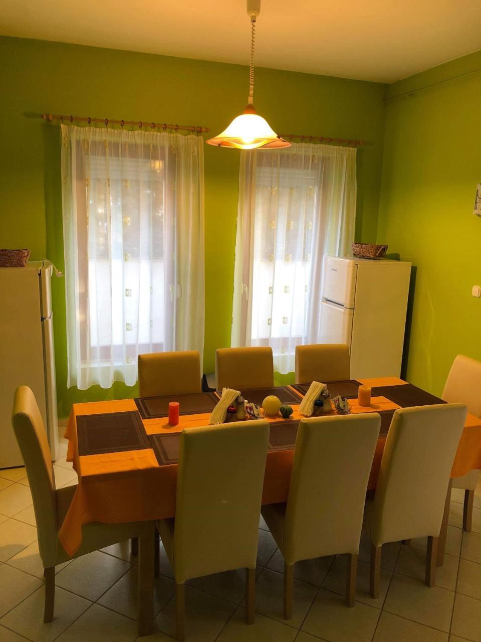 Kristaly Apartmanhaz Sárvár Buitenkant foto