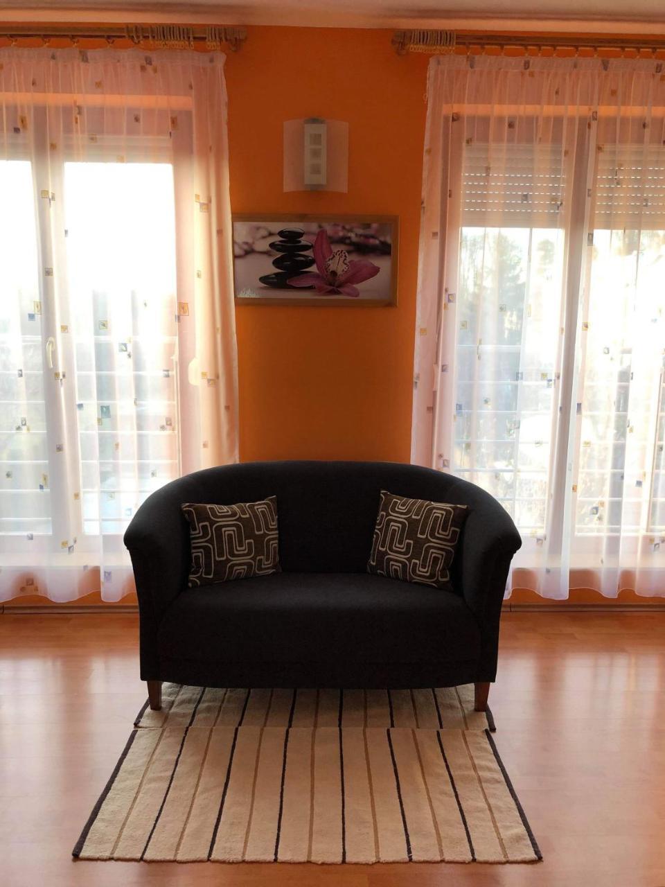 Kristaly Apartmanhaz Sárvár Buitenkant foto
