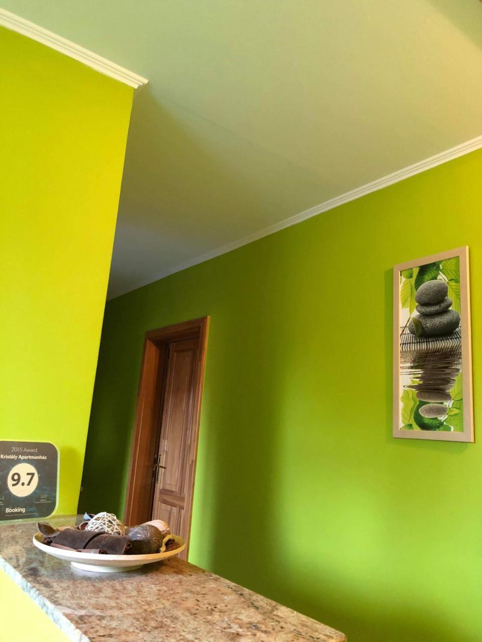 Kristaly Apartmanhaz Sárvár Buitenkant foto